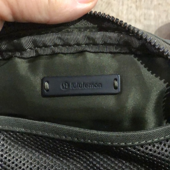 LULULEMON OG Everywhere Belt Bag 1L - Armory - Picture 10 of 13